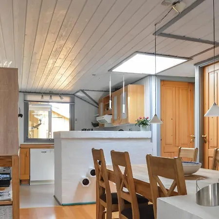 Сasa de vacaciones With A Fireplace 01