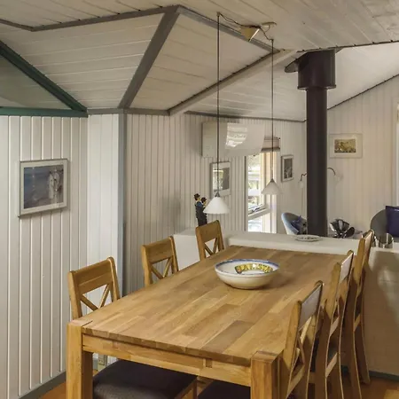 Gorgeous In With Kitchen Holiday home *